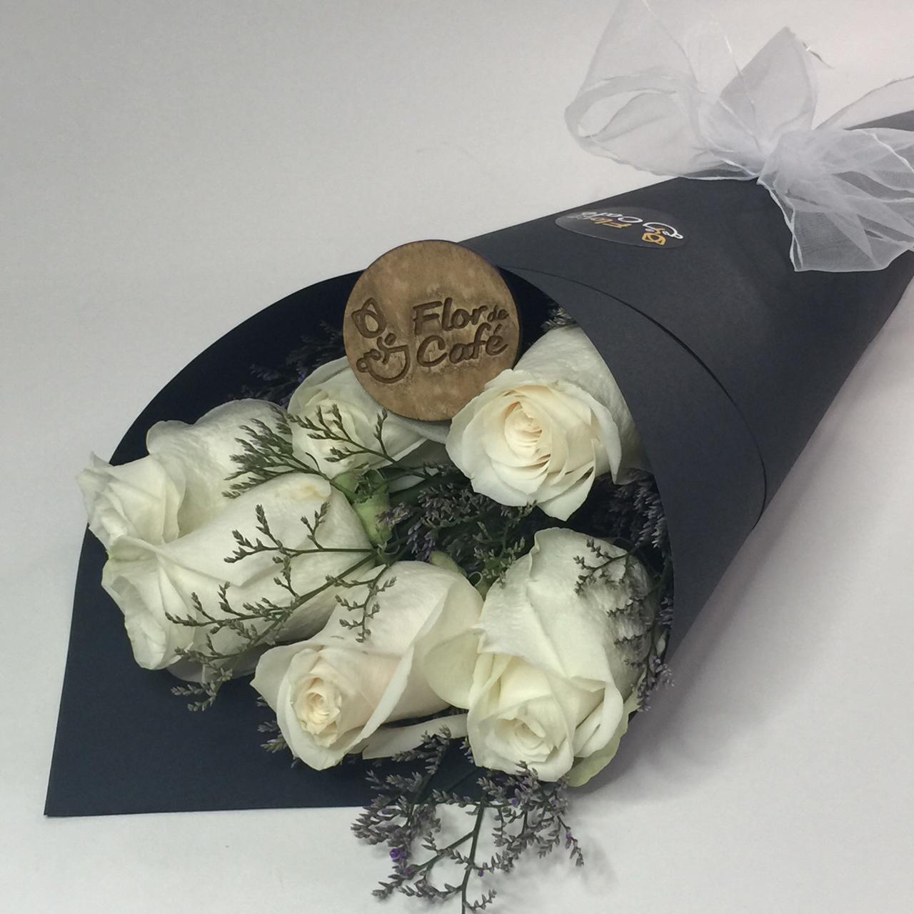 Cono Flor de Café 6 Rosas Importadas WhatsApp Image 2021 01 19 at 18.42.35
