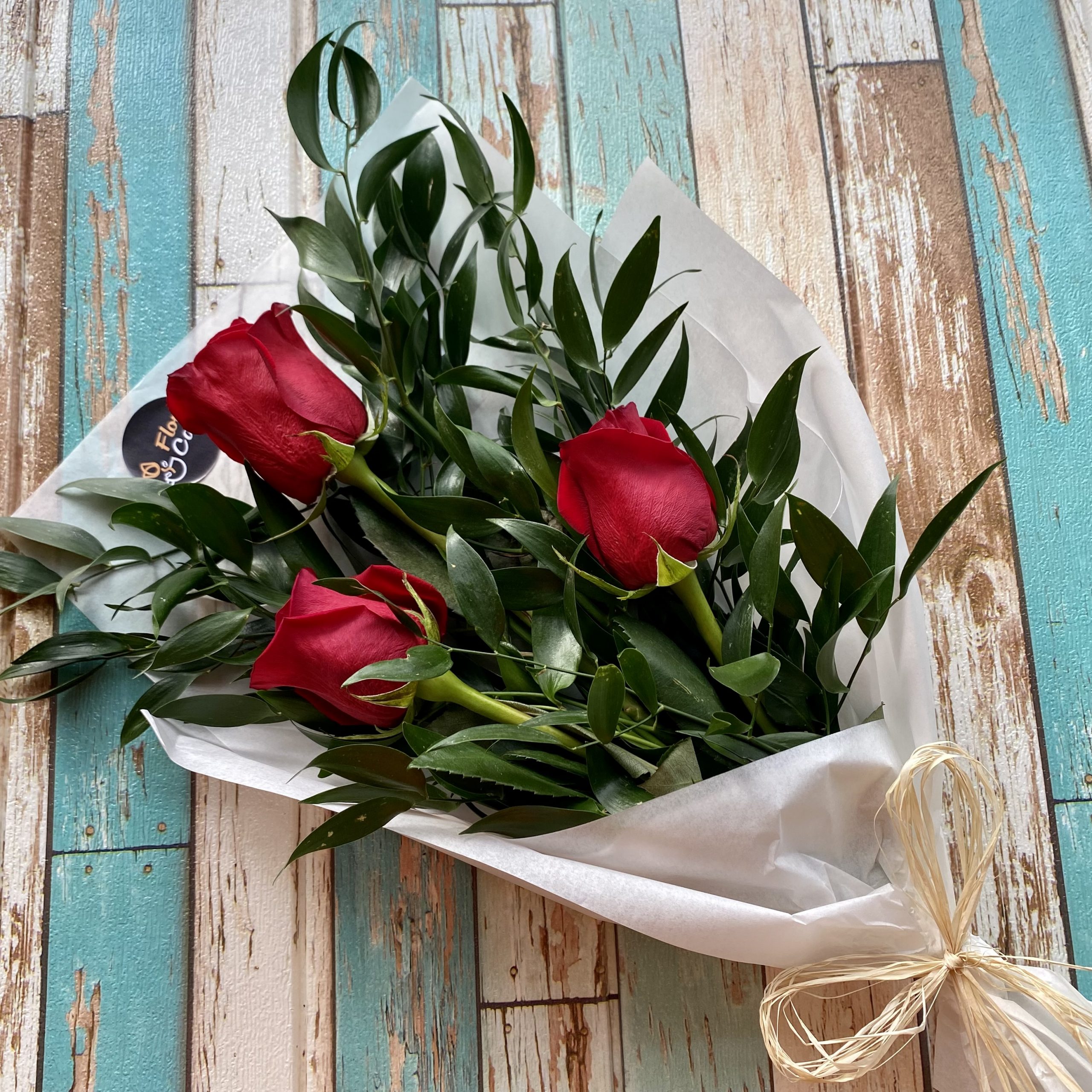 Ramo 3 Rosas “Te amo” en su forma más simple y hermosa – Solo retiro en tienda IMG E3278 scaled