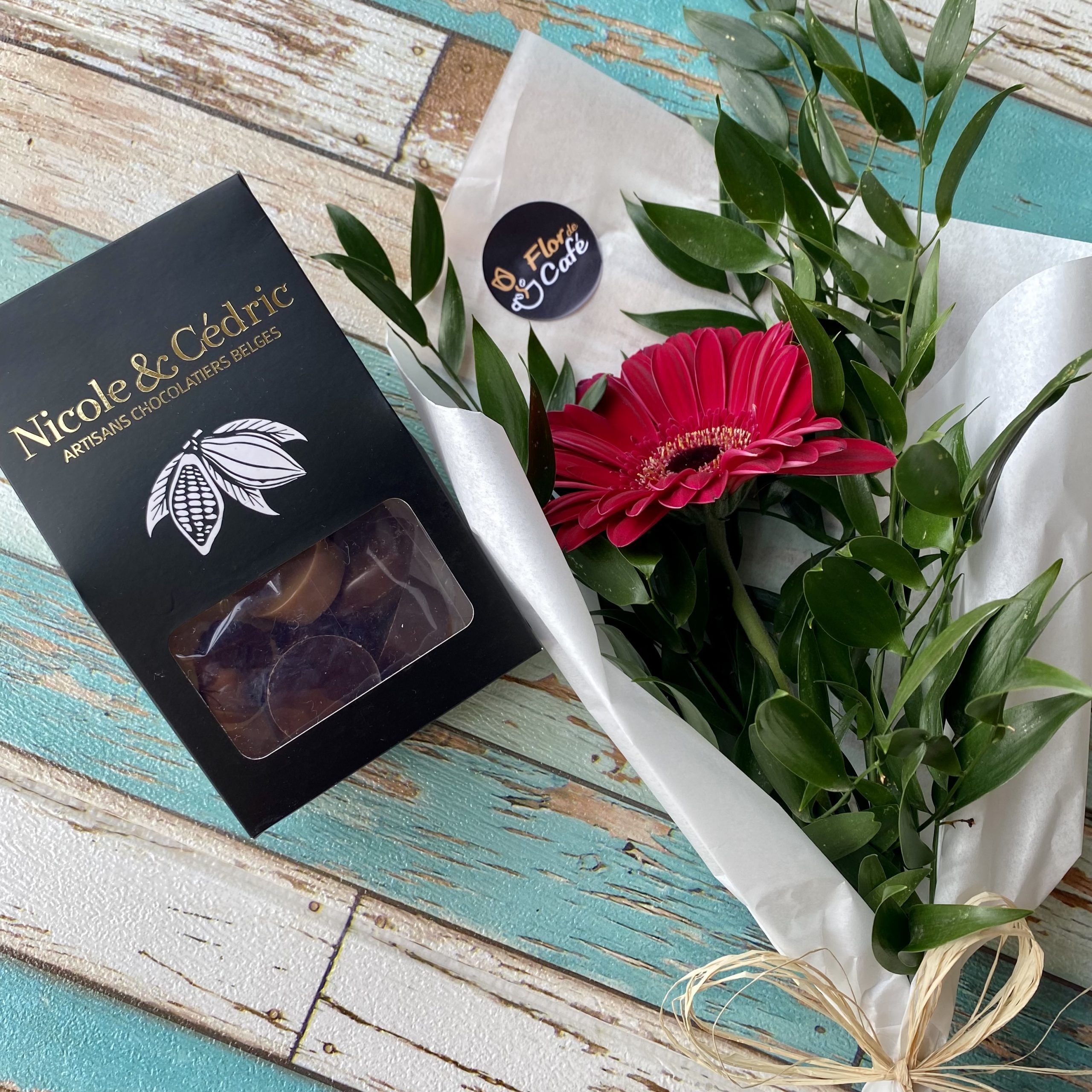 1 Gerbera + Chocolatería 150grs IMG E3283 scaled