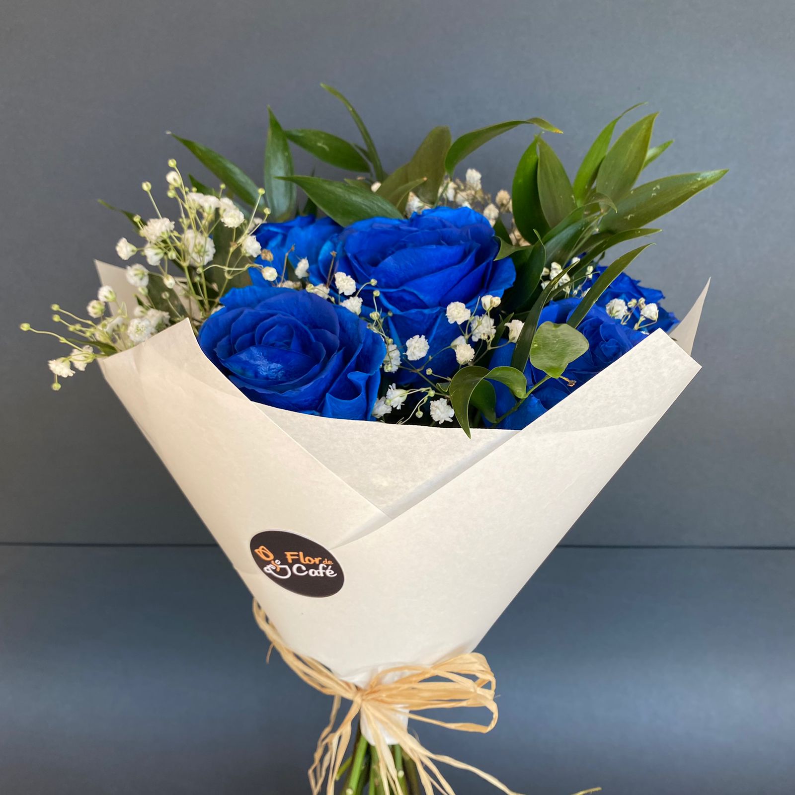 Ramo 6 Rosas Importadas AZUL WhatsApp Image 2021 09 24 at 18.05.28
