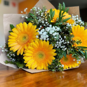 RAMO 5 GERBERAS AMARILLO 21S RAMO 5 GERBERAS AMARILLAS