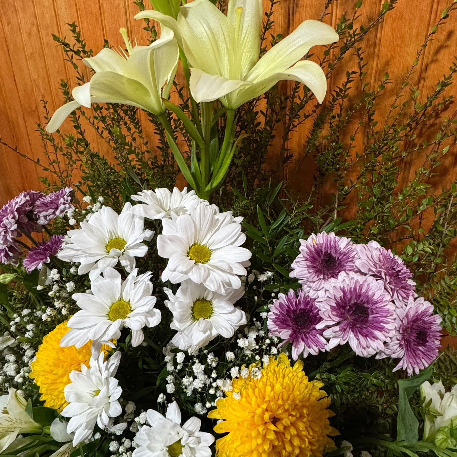 Pie de Urna de Condolencias 1 – Flores Mixtas | Flor de Café PIEDEURNA3
